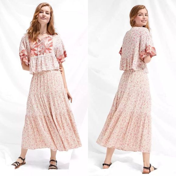American Eagle Outfitters Dresses & Skirts - NWT American Eagle Floral Cottage Maxi Skirt